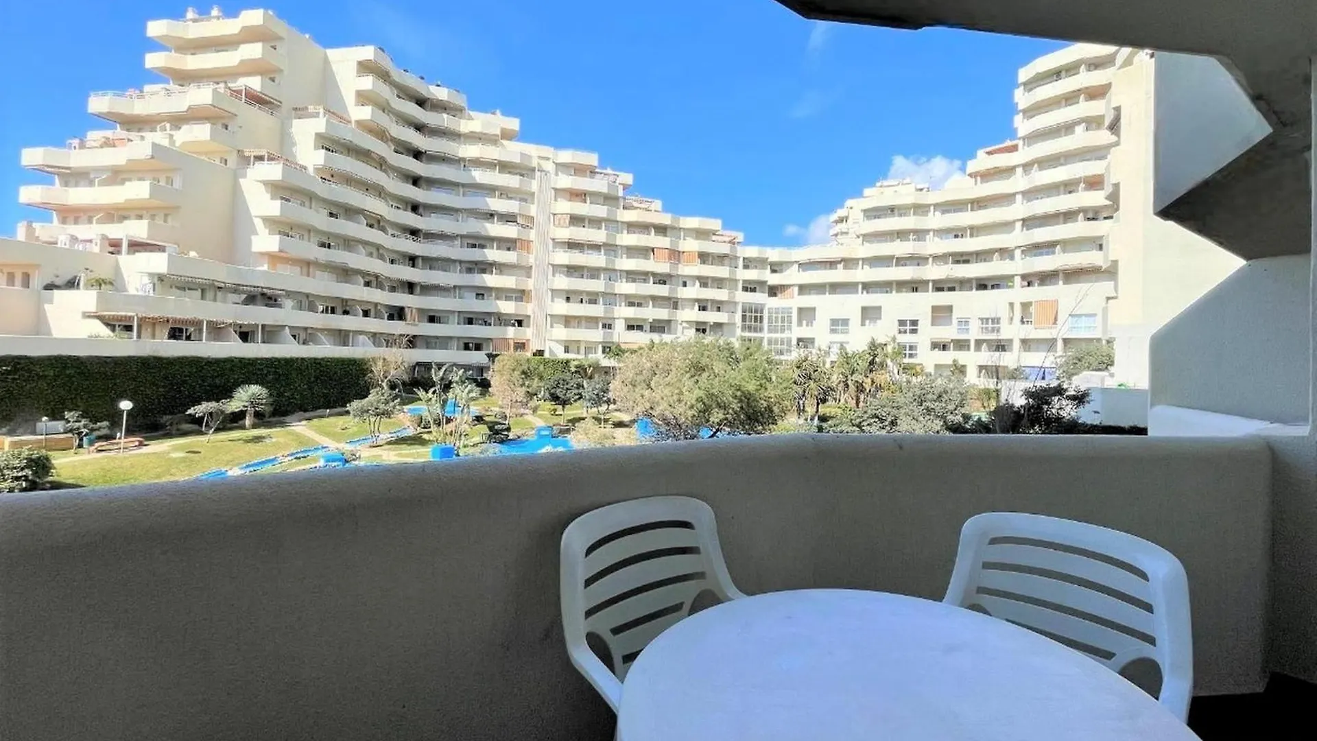 Apartment With Terrace And Sea Views Benalmadena